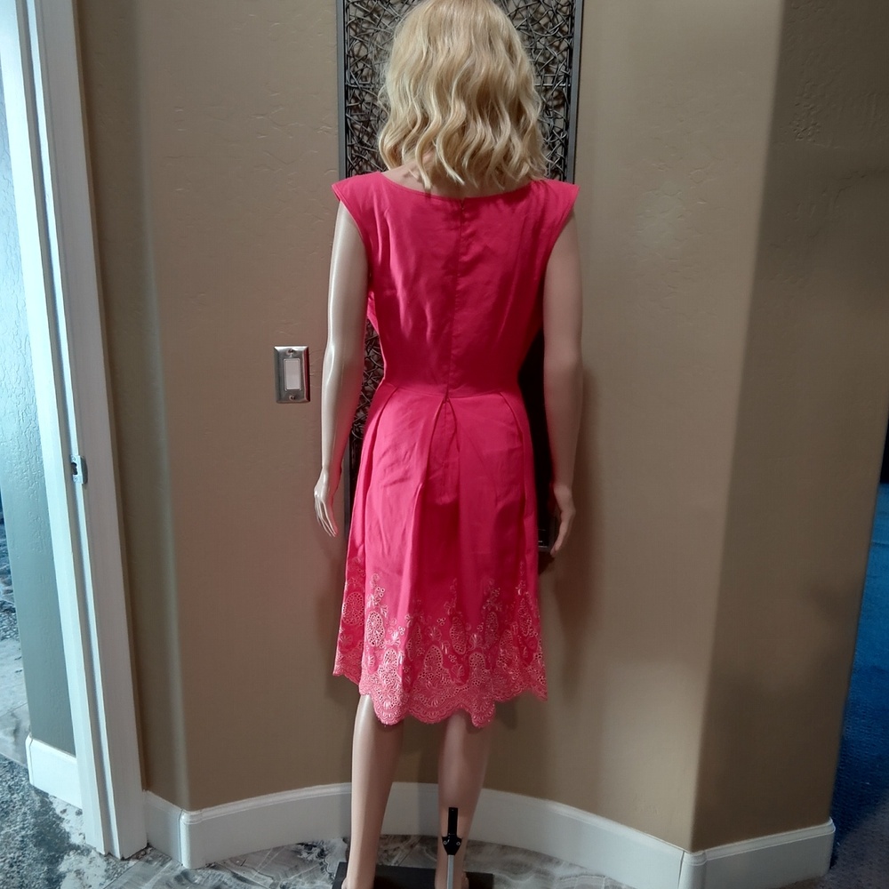 Ellen Tracy Fuschia Cap Sleeve Faux Button-Front Pleated Linen Midi Dress - Picture 5 of 7